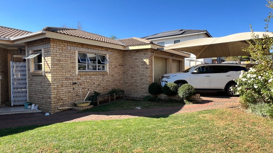 3 Bedroom Property for Sale in Langenhovenpark Free State